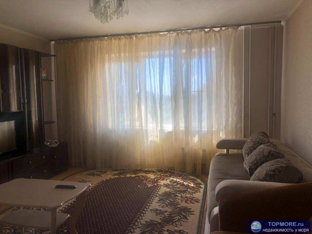 Продаю просторную 3-комнатную 2-ух уровневую квартиру в высотном панельном доме в центре Дагомыса! Статус квартира!...