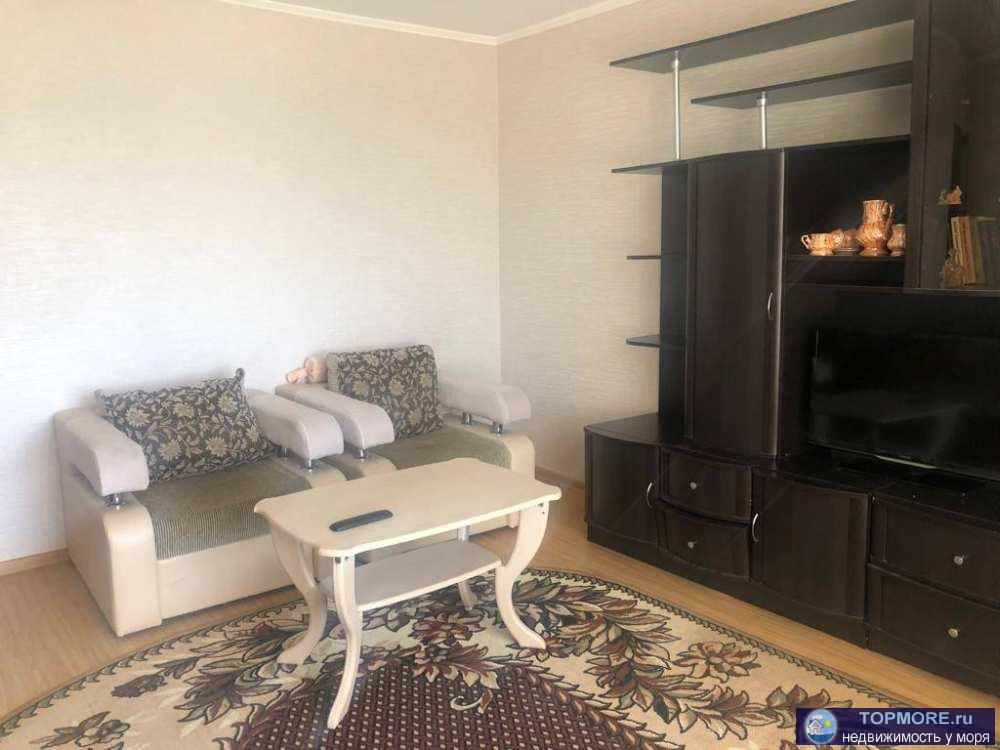 Продаю просторную 3-комнатную 2-ух уровневую квартиру в высотном панельном доме в центре Дагомыса! Статус квартира!... - 2