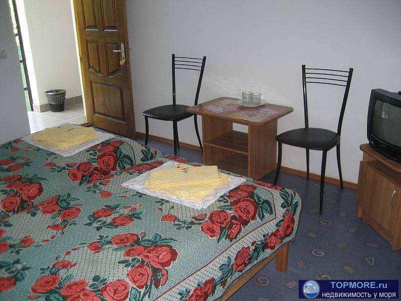 Продается гостевой дом в г. Сочи п. Лазаревское. В доме 18 гостиничных номеров с удобствами, на первом этаже кухня.... - 1