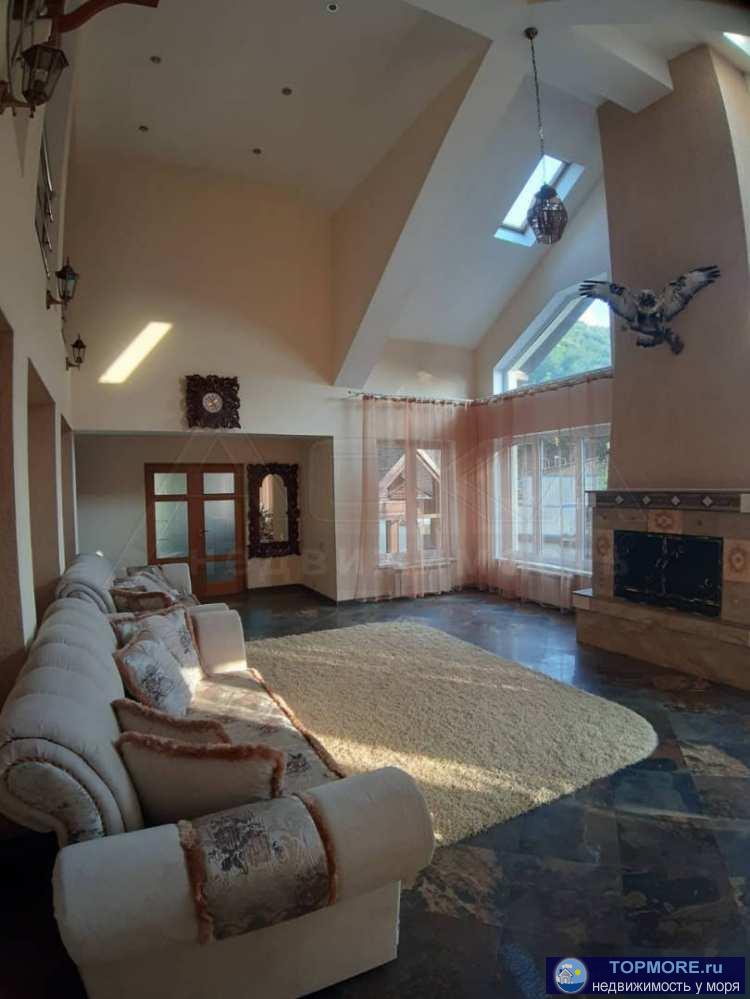 Шикарнейший дом 750кв.м. на 37 сотках земли (в аренде до 2055года. В настоящее время оформляется в собственность)....