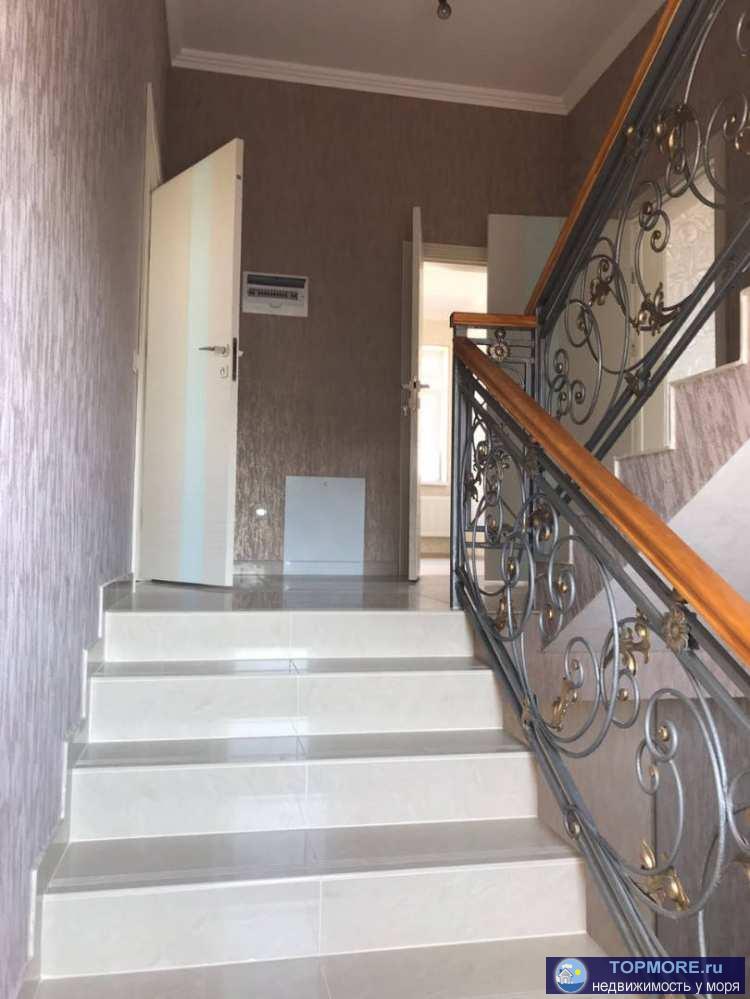 Продаю жилой дом с земельным участом! Площадь дома 243 кв метра + хоз.блоки по 27 кв метров. Общая- 270 кв.Земля-... - 2