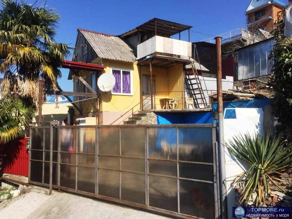 Продаётся 2/3 доли в частном доме. В собственности находится 4,2 сотки земли, есть небольшой уклон. У дома заезд на 2... - 2