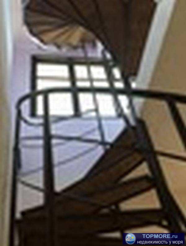 3-х этажный дом, кирпично-монолитный. Имеет статус жилой (прописка, ипотека, домовая книга наруках). Площадь 133... - 2