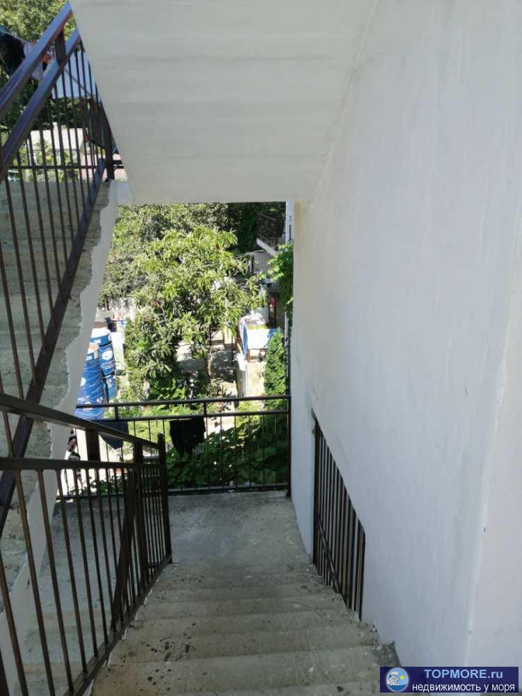 Срочно продается действующая 3 этажная гостиница (площадью 400 кв.м) в самом центре Лоо на земельном участке площадью... - 2