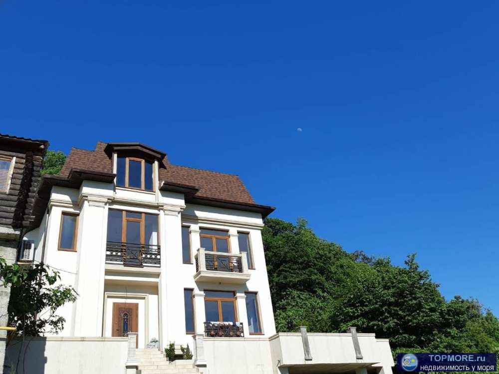 Лот № 129986. Великолепный дом с видом на море!  Продается ухоженный дом площадью 400 кв.м, в том числе 280 кв.м...