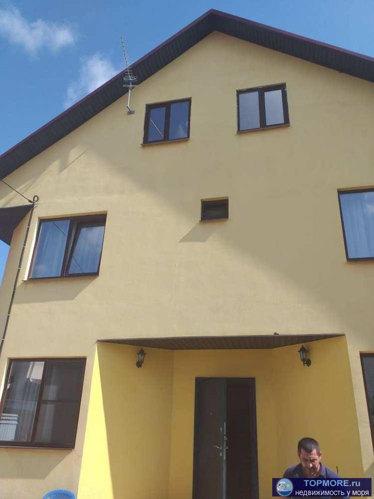 Продаю трехэтажный дом в Некрасовке. Дом распланирован: первый этаж - три спальни, кухня-гостиная, санузел,...