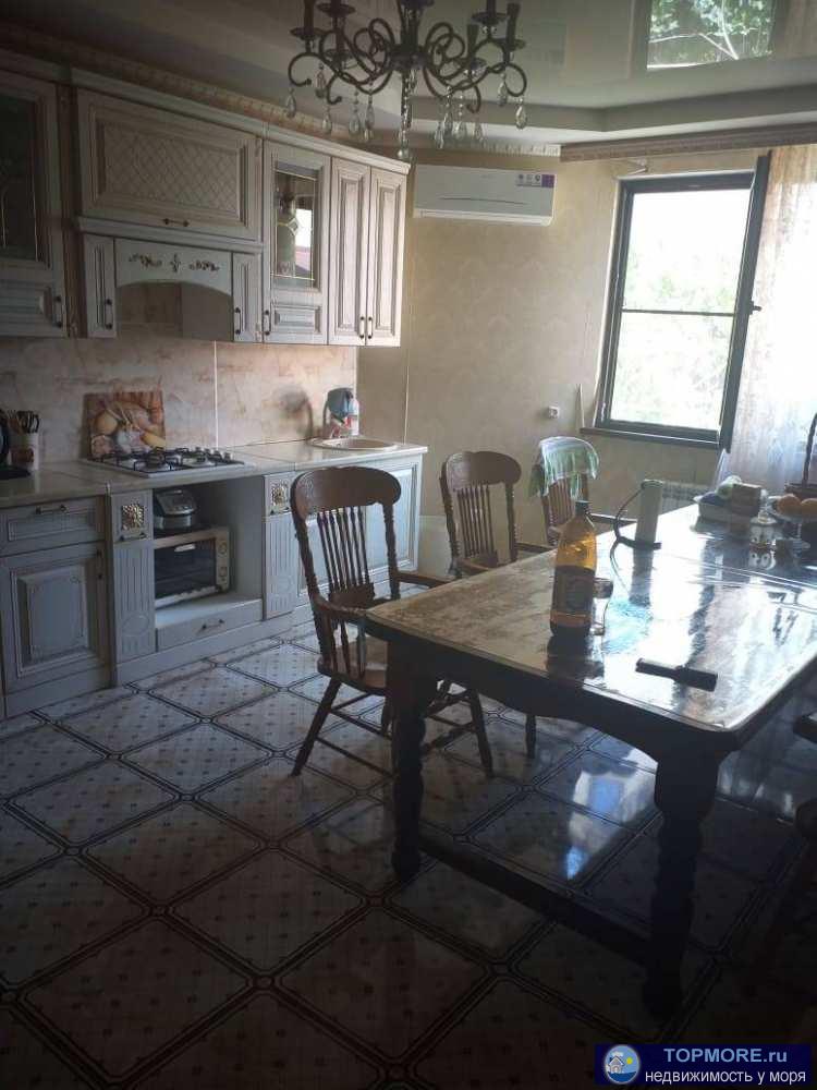 Продаю трехэтажный дом в Некрасовке. Дом распланирован: первый этаж - три спальни, кухня-гостиная, санузел,... - 2