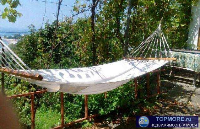 Дом 100кв. м на участке 10 сот.Из плюсов: тихий и спокойный район; все центральные коммуникации (+оптоволокно)...