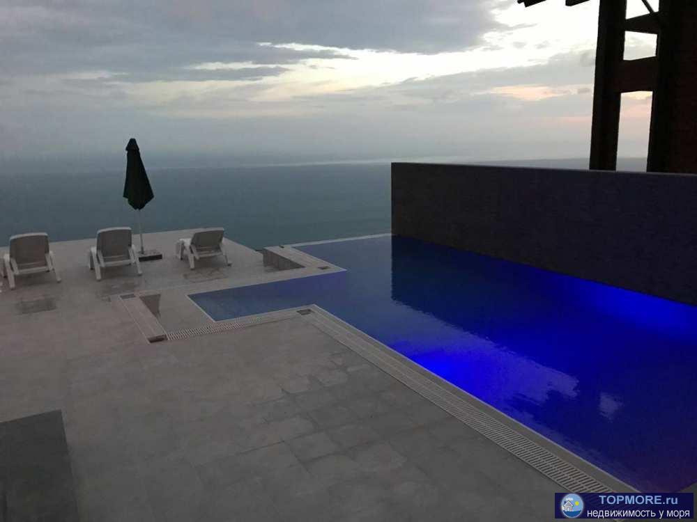 Продаю шикарный дом с видом на море. Трёхэтажный дом площадью 360 кв.м, 8 соток земли, большой гараж, баня, бассейн,...