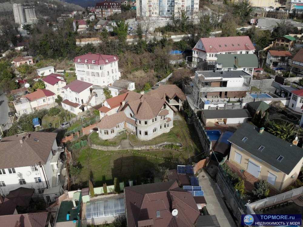 Лот № 128077. Продаётся большой дом на Мамайке по документам - 470 кв.м. по факту 700 кв.м. Внутри дом без отделки, 7...