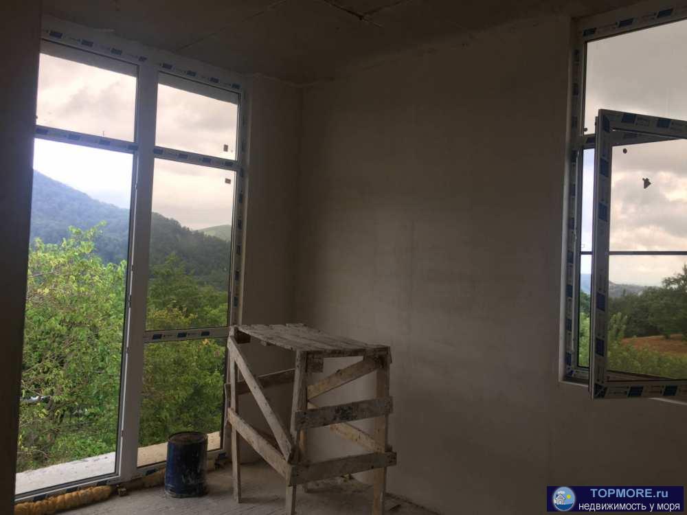 Продаю дом 128 м, 2 этажа, земля 3 сотки, 15 минут от центра Сочи. Закрытая территория, охрана. Предчистовая отделка,...