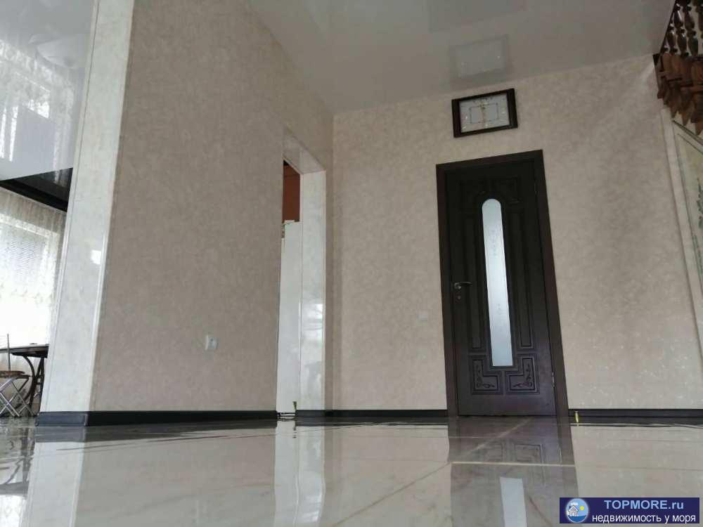 Продаю дом с красивым видом из окон, хорошим ремонтом, ухоженным садом. 1 эт. - прихожая, котельная, кухня, гостиная,... - 2