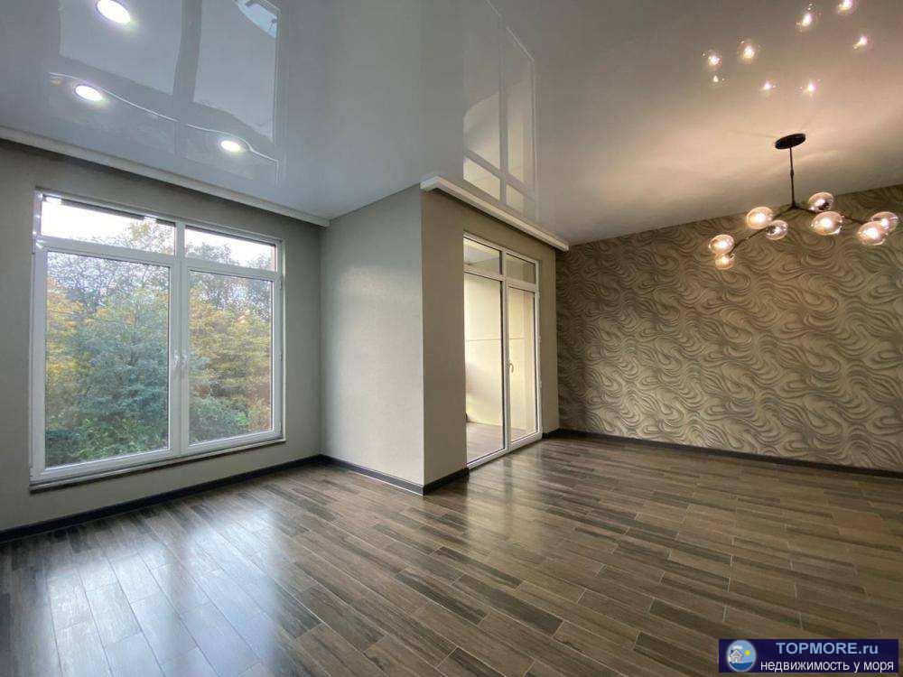 Продаю таунхаус общей площадью 200 квм с ремонтом. Распланирован в три комнаты,кухню с гостиной,свой гараж на первом...