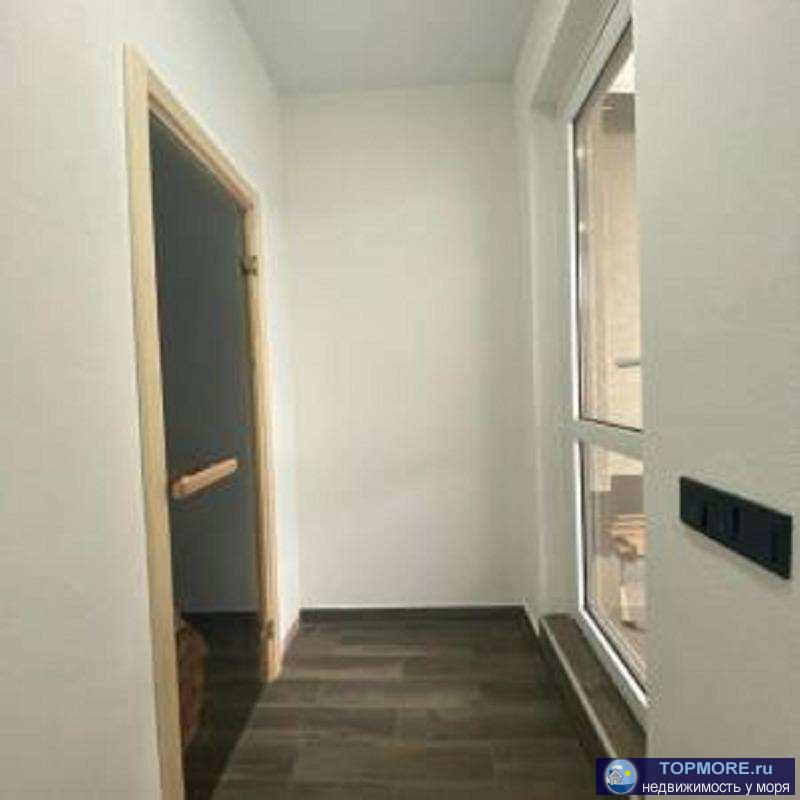 Продаю таунхаус общей площадью 200 квм с ремонтом. Распланирован в три комнаты,кухню с гостиной,свой гараж на первом... - 2