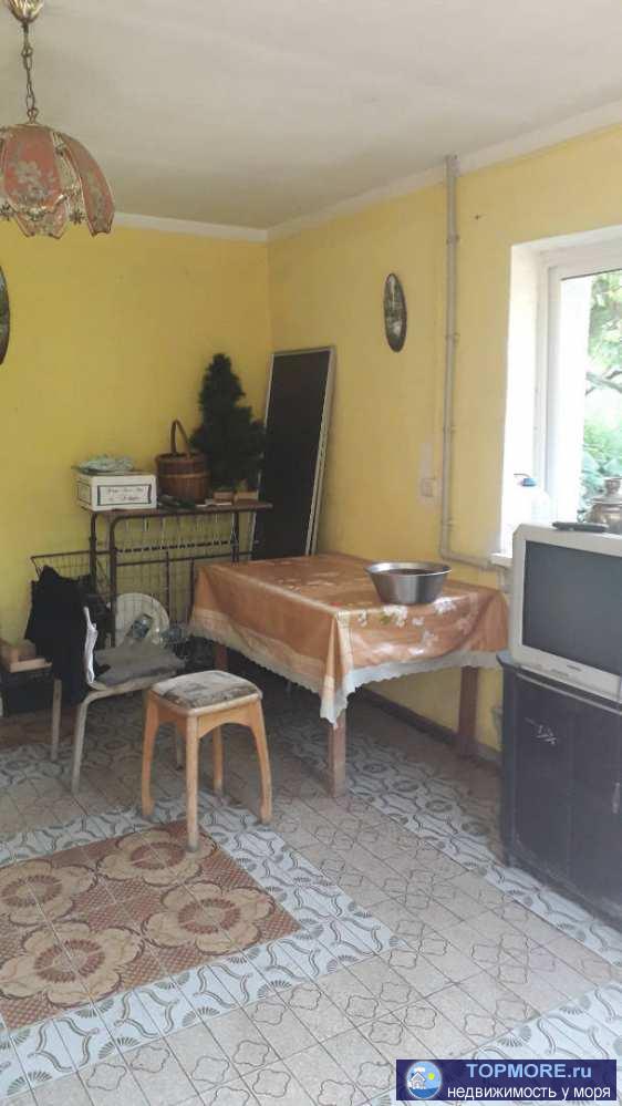 Продаю дом  с ухоженным большим участком . дом полностью оформлен . Участок тоже . дом  находится на главной улице... - 1