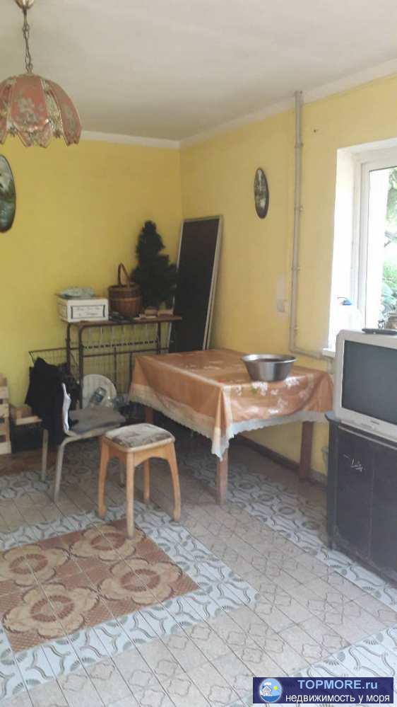 Продаю дом  с ухоженным большим участком . дом полностью оформлен . Участок тоже . дом  находится на главной улице... - 2