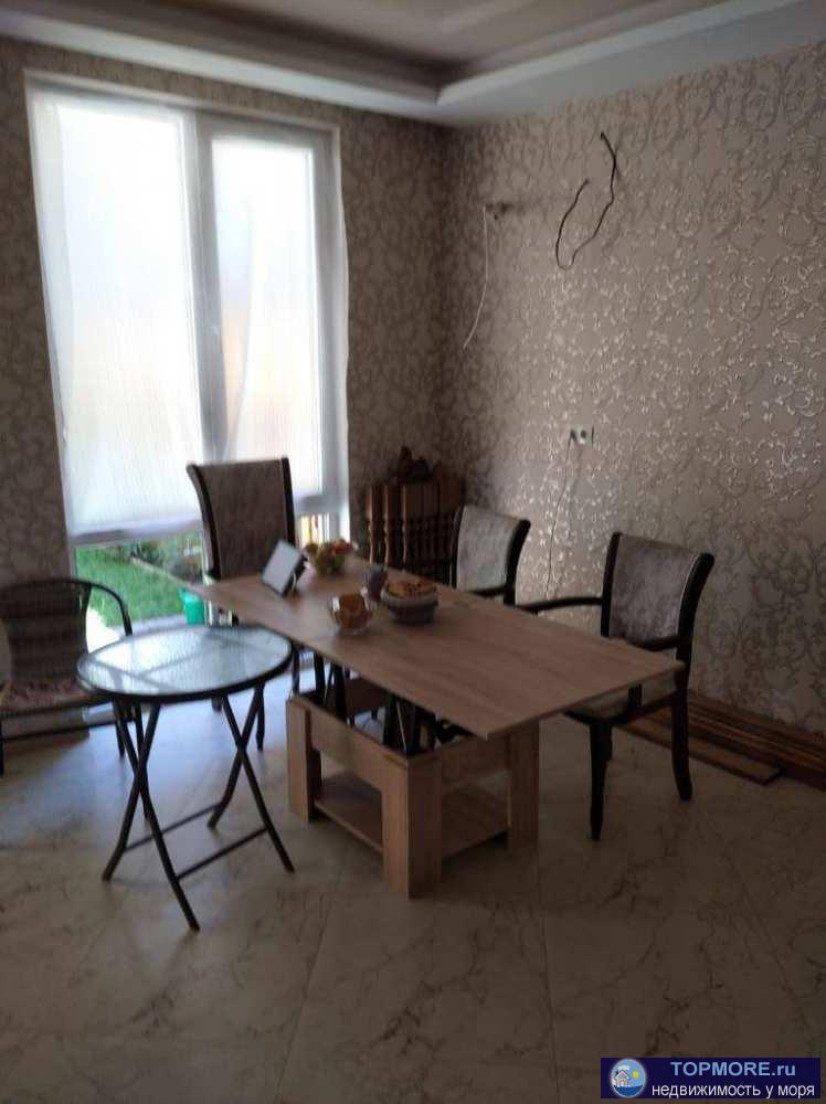 В центре Дагомыса танхаус 151 квм 3 этажа с двумя балконами и террассой 36 квм. Земля в собственности статус дом...