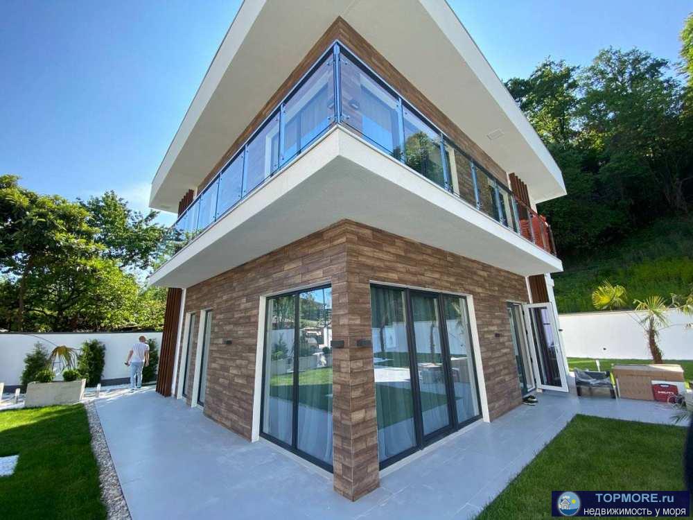 Продаю дом в Центральном районек Сочи. Дом находится в коттеджном поселке,тихом и уютном,граничит с Национальным...