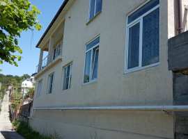 Продаю дом в Раздольном в отличном состоянии, в доме 6 спален и 2...