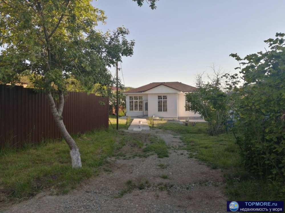 Продаётся дом в п. Нижняя Хобза. Участок 7,5 соток, правильной формы, ровный. Дом 80 м2, монолит-блок. Фасад короед.... - 1