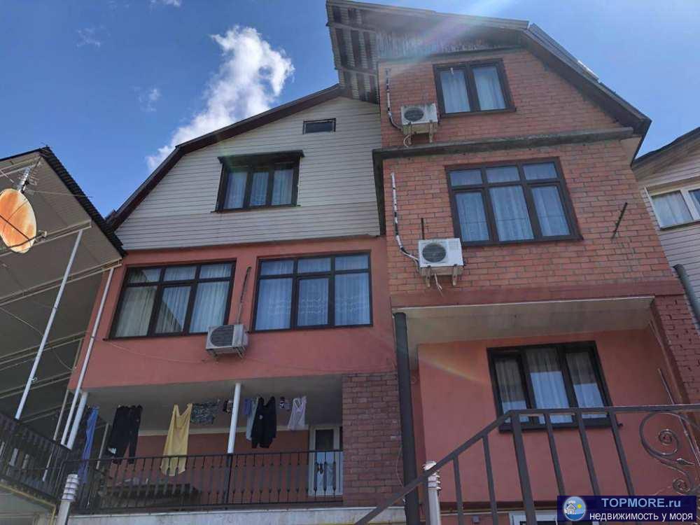 Продается большой уютный дом с бассейном, сауной, зоной барбекю, беседкой, летней кухней. В цокольном этаже... - 1