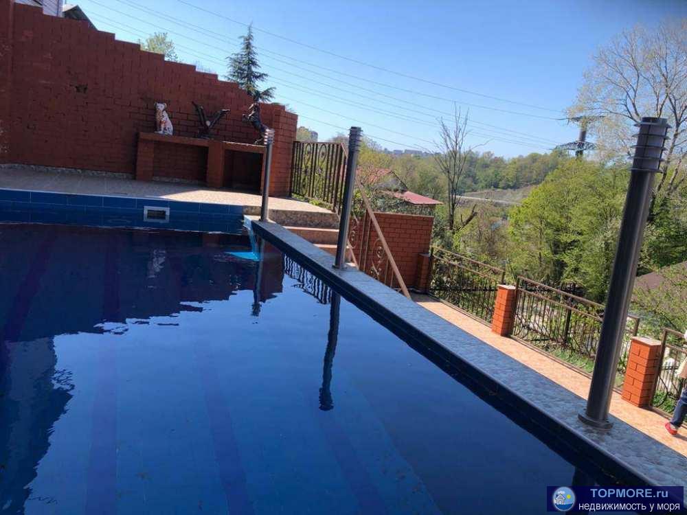 Продается большой уютный дом с бассейном, сауной, зоной барбекю, беседкой, летней кухней. В цокольном этаже... - 2