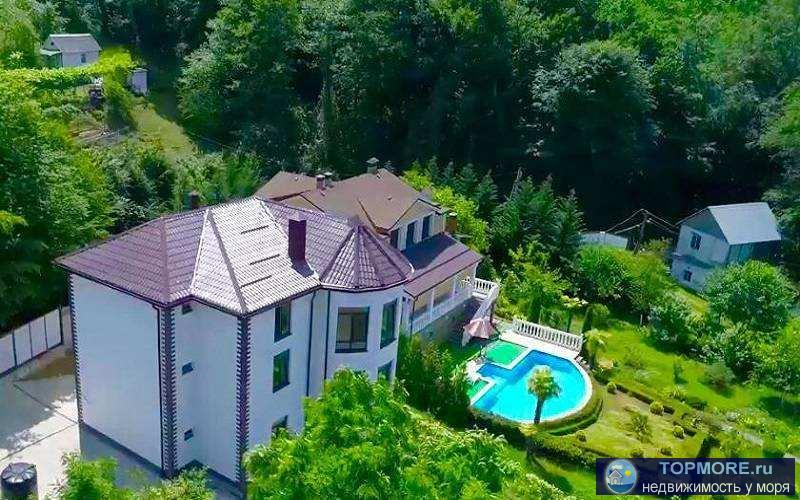Предлагаю к продаже новый, трехэтажный дом, расположенный в тихом и зелёном районе города Сочи, с шикарными видовыми...