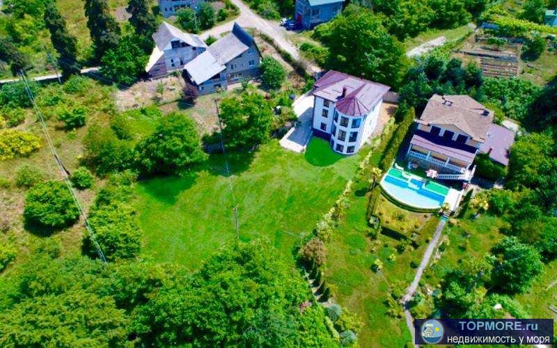 Предлагаю к продаже новый, трехэтажный дом, расположенный в тихом и зелёном районе города Сочи, с шикарными видовыми... - 1