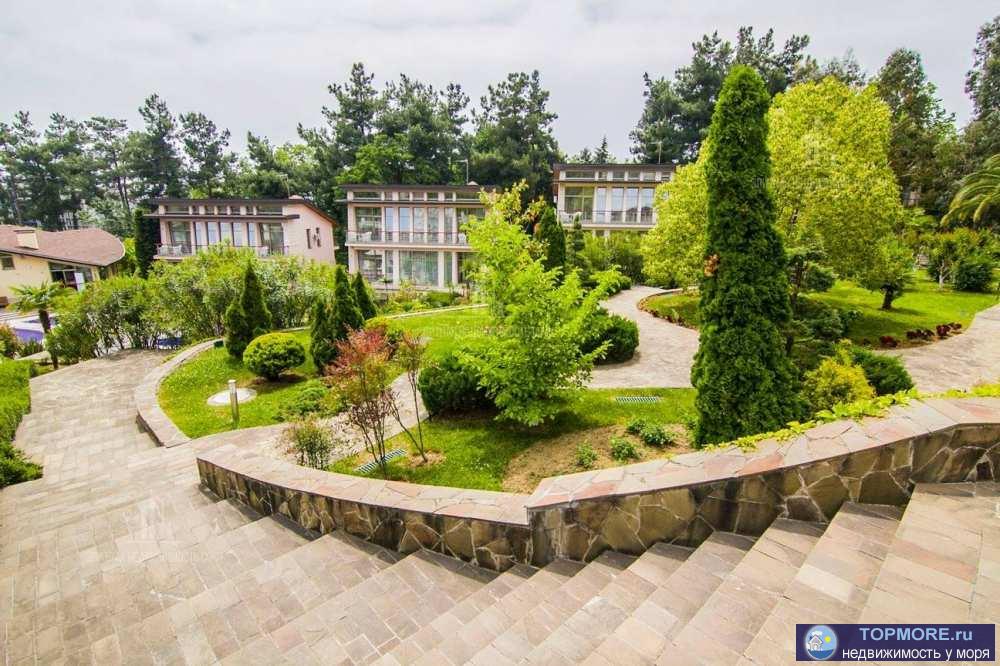 Закрытая и охраняемая территория. Бассейн общего пользования, теннисный корт, беседки по всему комплексу, зона... - 2