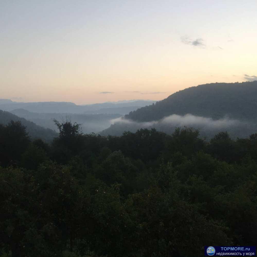 Крепкий кирпичный дом в живописном  месте рядом с остановкой на большом участке с прекрассным садом Все документы... - 1
