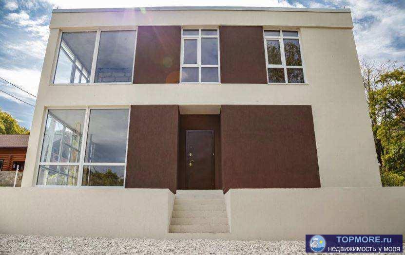 Дом в стиле хай-тек. Площадь участка 6 соток, площадь дома 234 кв.м.(первый этаж 78кв.м, второй этаж 76кв.м,...