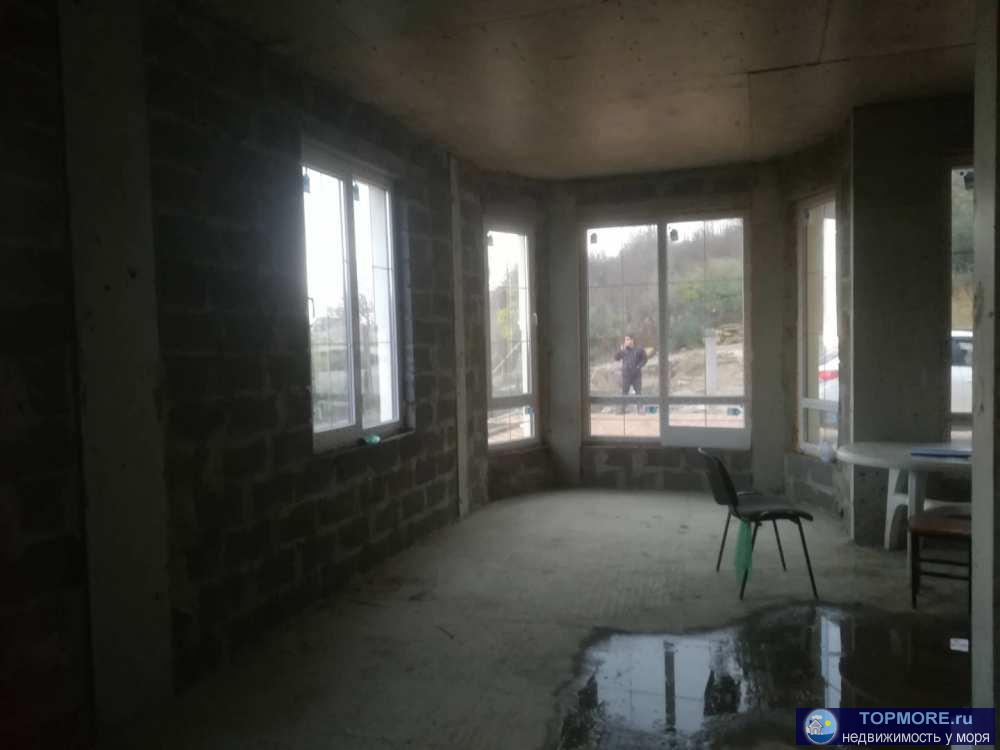 Новый дом бизнес-класса с великолепным видом на море и горы! Дом блочный, первый этаж кухня-гостиная, санузел, второй... - 2