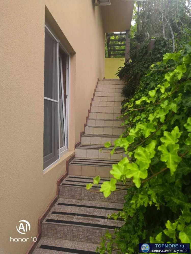 Большой плодоносящий сад.Грамотная планировка и современный ремонт. Все коммуникации централизованые, есть газ.Дом... - 1