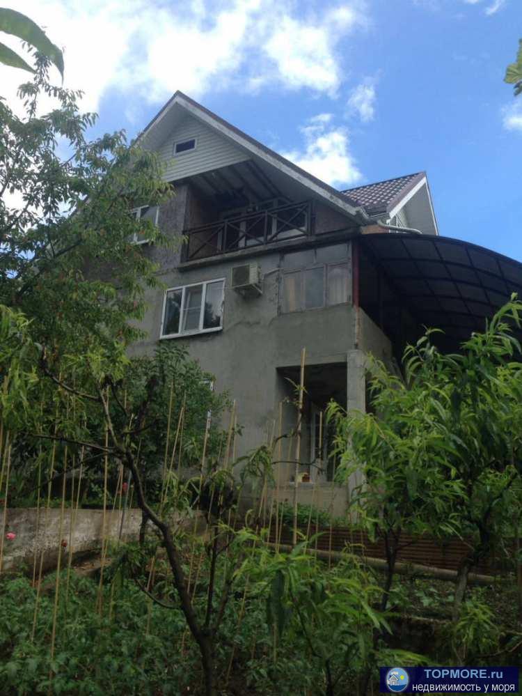 Продается большой 3-х этажный дом площадью 130 кв.м. Земля в собственности, 8 соток. В доме сделан ремонт, но... - 1