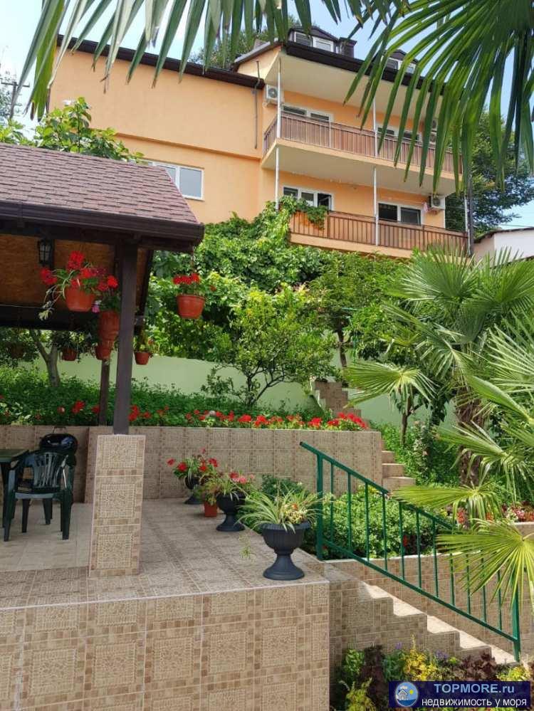 Мечтете о доме  с бассейном в Сочи? Продаю!Дом с отличным ремонтом, распланирован на кухню-гостинную, 4 спальни, 2...