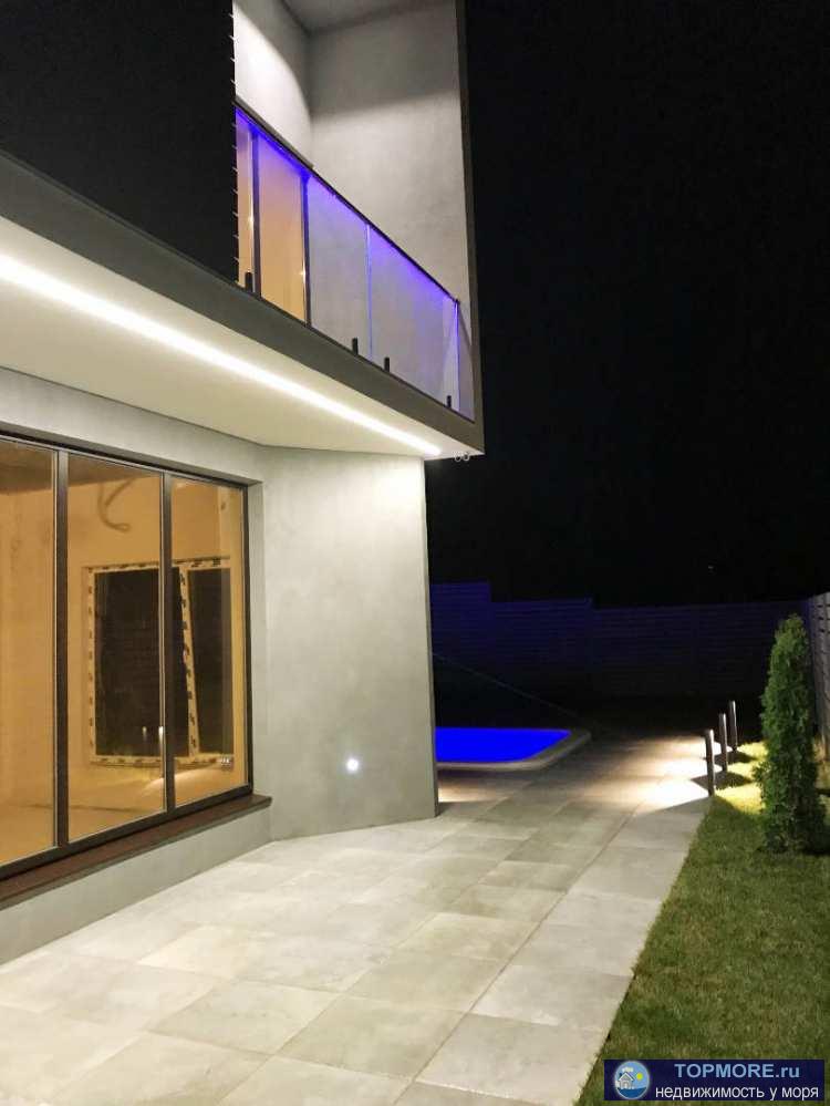 Современный дом в Адлере с панорамным видом2 этажа 165 м2 + эксплуатируемая крыша 94 м24 спальни, кухня-гостиная с...