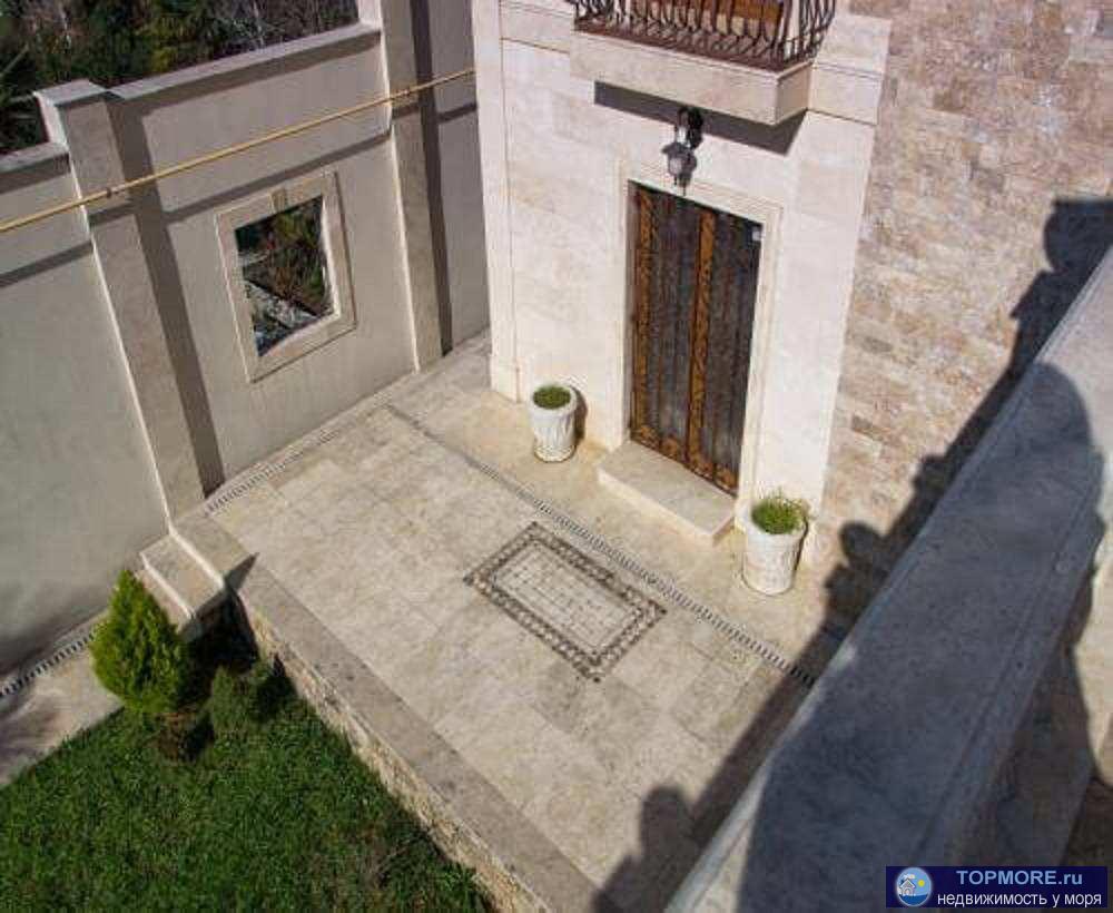 Вилла в тосканском стиле. Дом расположен на участке 6 соток с панорамным видом на море. Жилая площадь 330 м2. Есть... - 2