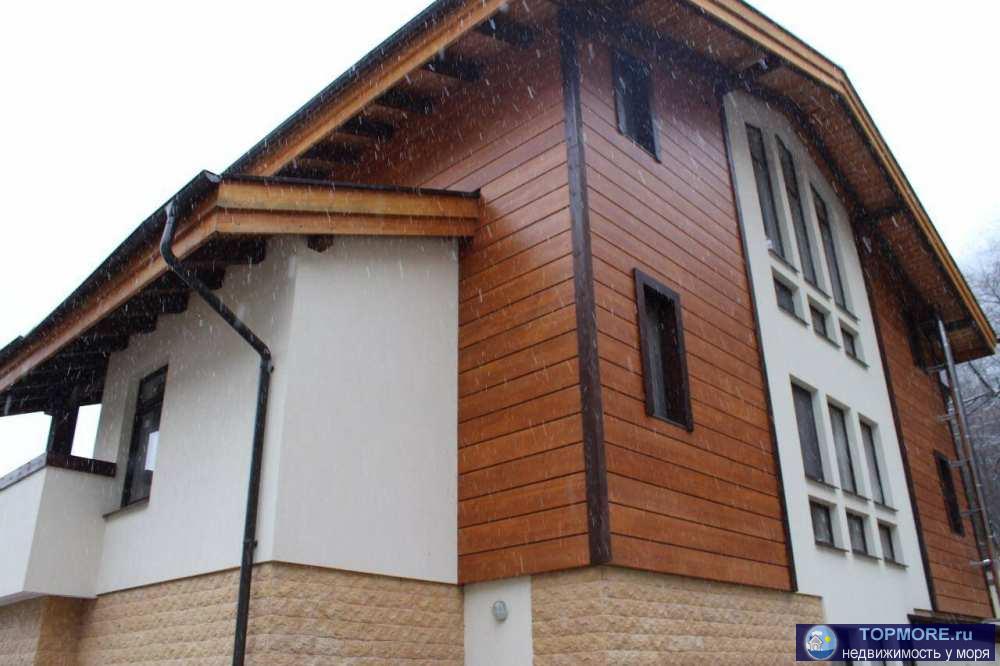 Продается дом 312кв.м. на 5 сотках земли с ремонтом мебелью техникой на Красной поляне. В доме 5 спален. Все...