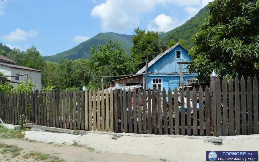 дом в с.Алексеевское, от п.Лазаревское 7км в горы, участок ровный, асфальтированный удобный подъезд. Дом деревянный... - 1