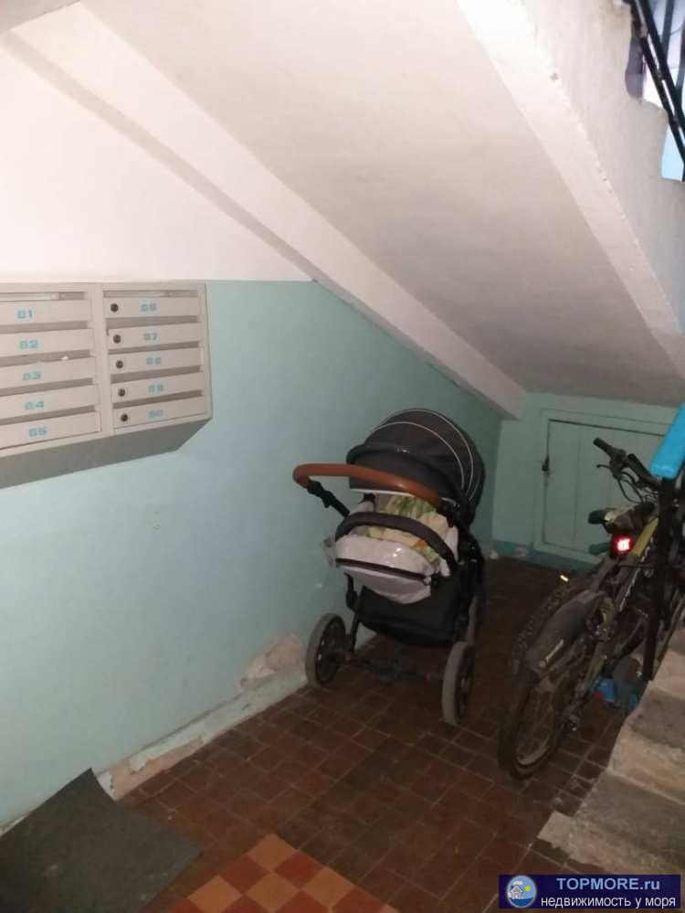 Двухкомнатная квартира 40кв.м на 1этаже 5этажного дома . 2 спальных комнаты : 1 - 15кв.м , 2 - 9кв.м . Санузел -... - 1