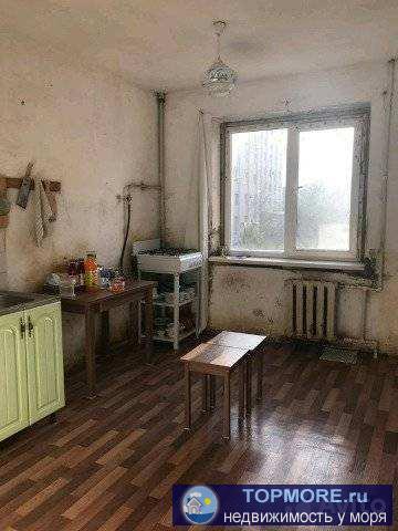 Продается трёхкомнатная квартира с видом на море (без ремонта) , 63 квадратных метра, комнаты изолированные, две... - 1