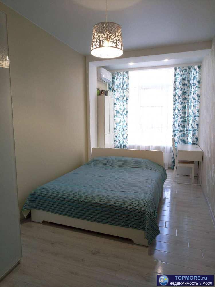 Квартира с хорошим ремонтом и мебелью в новом элитном районе г Геленджик, на берегу моря. 3 этаж в 7 этажном доме....