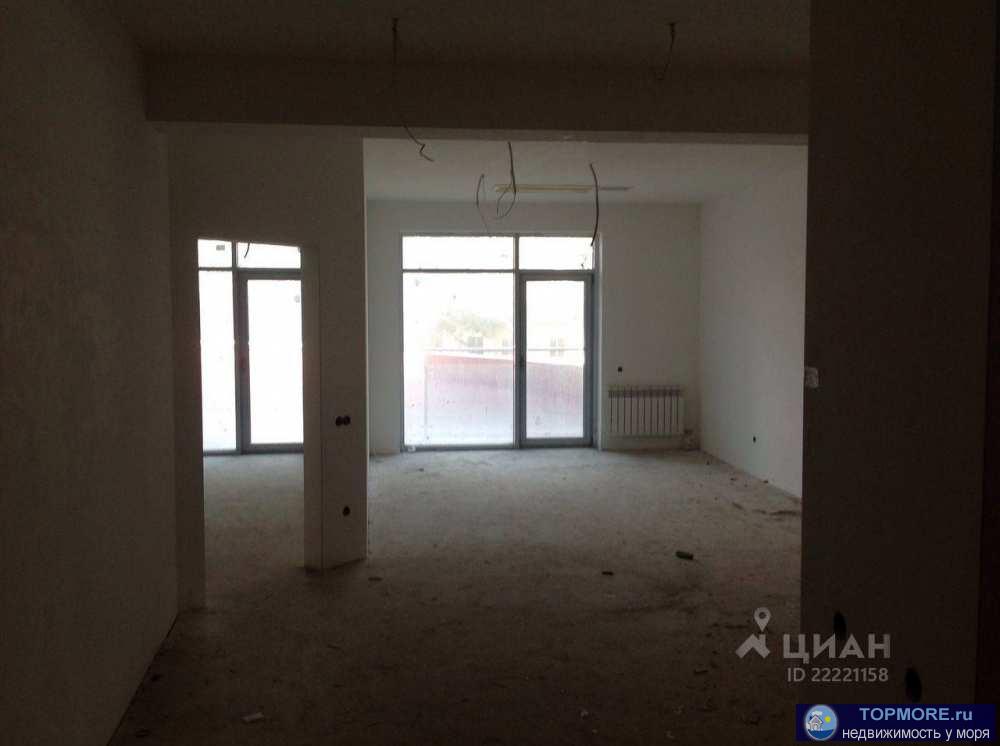 Срочно продается 2 х комнатная квартира в жк Акватория на первом этаже (высота первого этажа 4-5 ) метров , общей... - 2