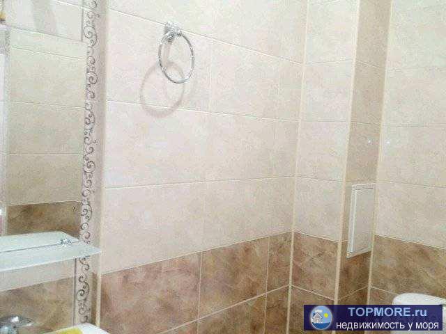 Продаю квартиру  по ул.Средней с ремонтом,бытовой техникой,мебелью, автономное отопление,вид на море,цена ниже аналогов.