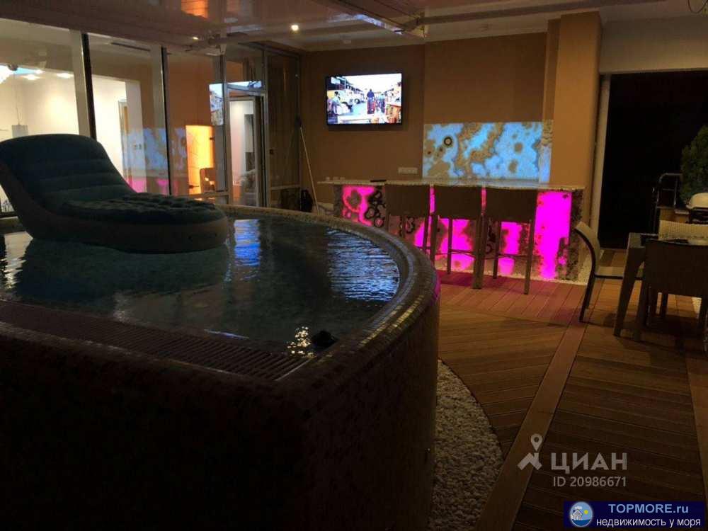 Квартира с дорогой элитной отделкой. Полностью мебелирована итальянской мебелью. Во всей квартире и на террасе... - 1