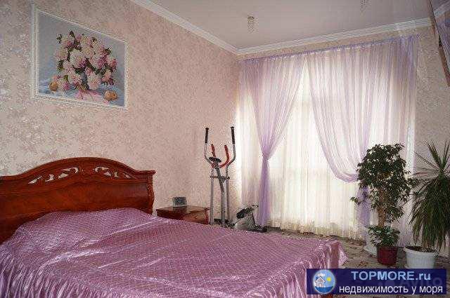 Квартира находится на 2 этаже, дом с лифтом. Общая площадь квартиры 90 кв.м, в т.ч. жилая 40,6 кв.м, кухня 18,1... - 1