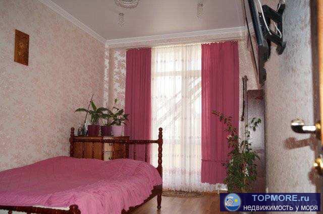 Квартира находится на 2 этаже, дом с лифтом. Общая площадь квартиры 90 кв.м, в т.ч. жилая 40,6 кв.м, кухня 18,1... - 2