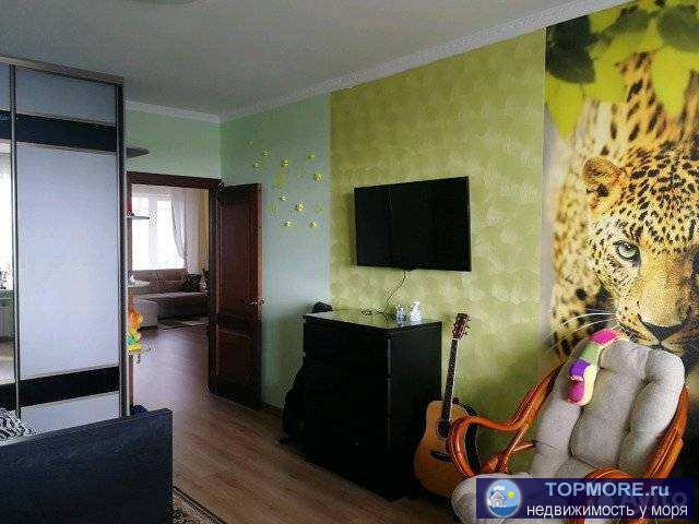 Очень светлая квартира с видом на море и горы, рядом школа, магазины, остановка общественного транспорта, дворец... - 2