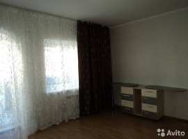 Остается техника и мебель на фото кроме холодильника и стир....