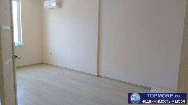 Продаю большую квартиру- распашонку( окна  на 2 стороны), новый ремонт, встроенная кухня. 2 изолированные комнаты.+...